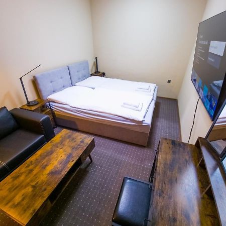 Motel Olympland ทรุตนอฟ ภายนอก รูปภาพ